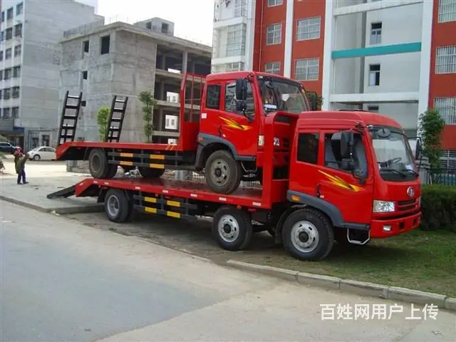 解放小三轴挖机平板拖车 前四后四挖机拖板车 - 图片 1