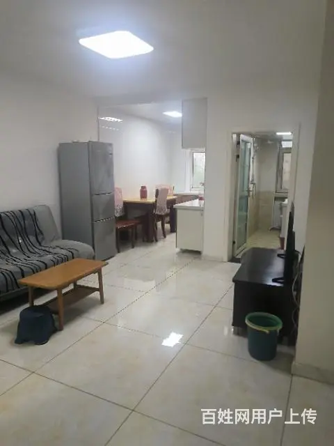 新风小区三楼休闲广场 南北通透非常干净 - 图片 2